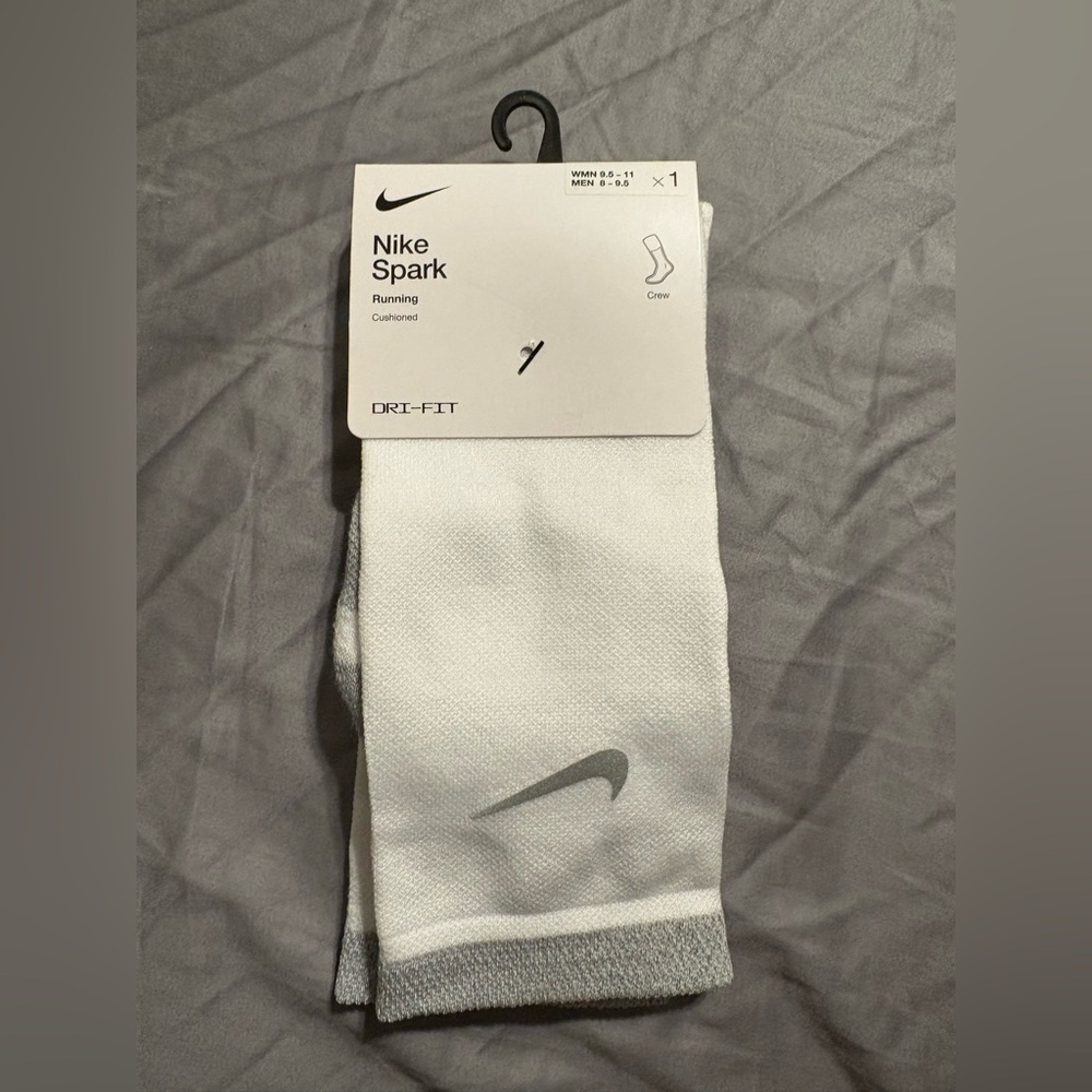 NWT Nike Spark Running Cushioned Crew Socks Dri-Fit Men 8-9.5 Wmn 9.5-11 White